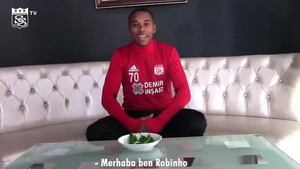 Robinho ALS hastalığına dikkat çekmek için acı biber yedi