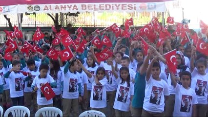 Öğrenciler, okullarına adı verilen şehidi unutmadı