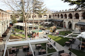 400 Yıldır Esnafa Ev Sahipliği Yapıyor