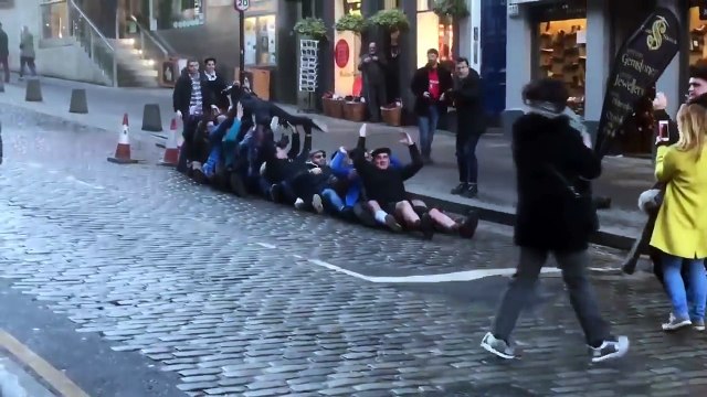 Pendant ce temps à Edimbourg sur la Royal Mile