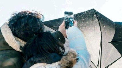 Kim Go Eun and Gong Yoo Sweet Moments Off Cam Part 1