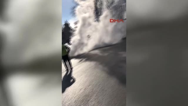 Dolmabahçe Sarayı Önünde Motosiklet Yandı - 2