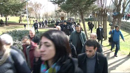 - Polis müdüründen HDP’li vekile: “Burası muz cumhuriyeti değil”