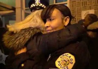 Community Remembers Fallen Chicago Police Commander at Vigil