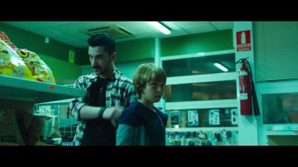 Tráiler final "El aviso", dirigida por Daniel Calparsoro y protagonizada por Raúl Arévalo, Belén Cuesta y Aura Garrido.