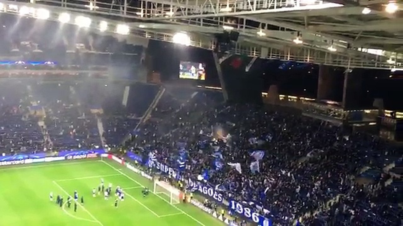 “Cenas notáveis após o apito final. Adeptos do Porto depois de perder 5-0”