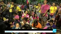 Thailand: Black-clad Thais mourn revered King Bhumibol Adulyadej