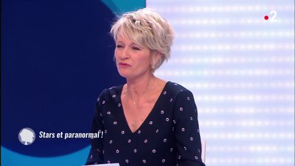 Johnny Hallyday accueilli au paradis par Edith Piaf, Claude François et Michael Jackson selon une medium !