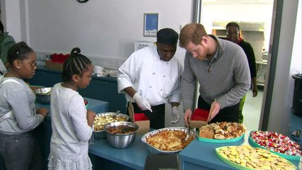 Harry gets 'Fit and Fed' at London youth centre