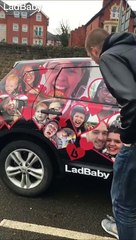 Le cadeau de la Saint Valentin de cette nana pour son mec ne semble pas vraiment lui faire plaisir