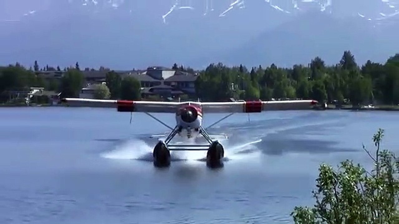 Un hydravion se rate au décollage et s’écrase