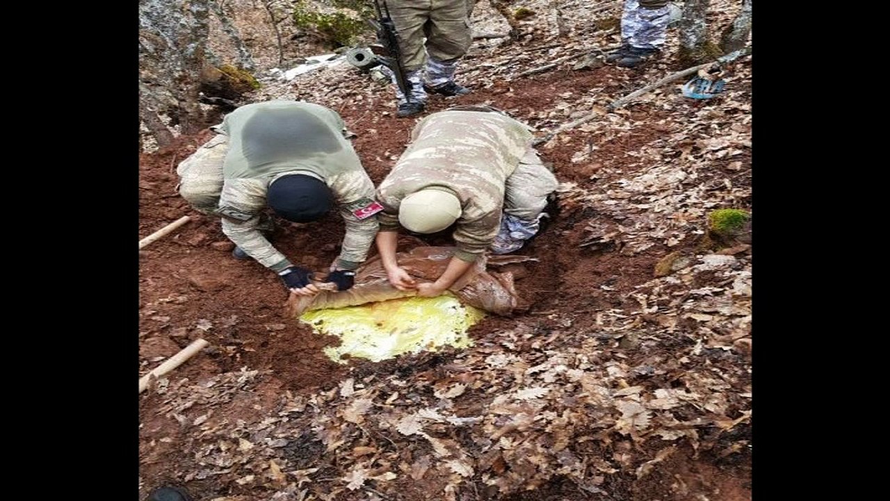 Tunceli'de 4 sığınak imha edildi, 470 kilo amonyum nitrat ele geçirildi
