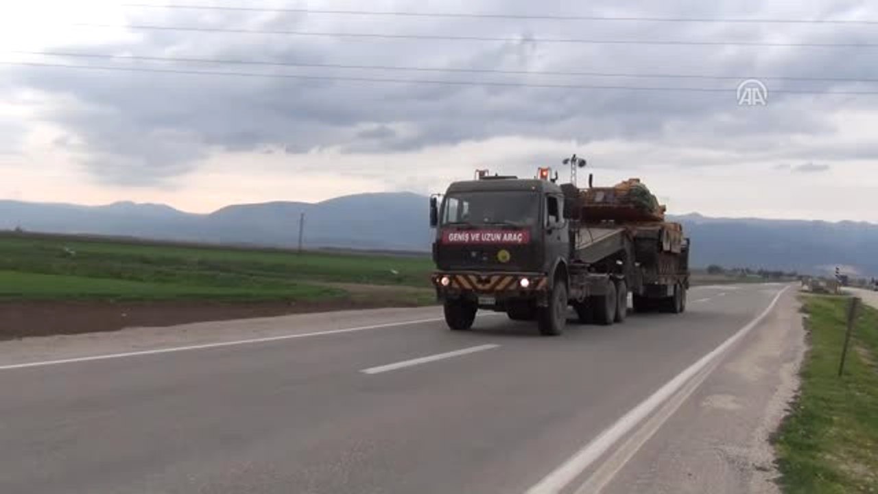 Sınır Birliklerine Askeri Araç Sevkıyatı Devam Ediyor