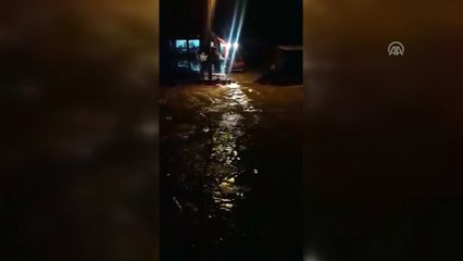 Bodrum'da sağanak yaşamı olumsuz etkiledi (2) - MUĞLA