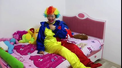 ÖYKÜ ÇOK ÜZGÜN crazy  palyaço geldi Learn Colors Finger Family Song Nursery Rhymes Color