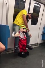 Ce déguisement de gars bourré est juste incroyable