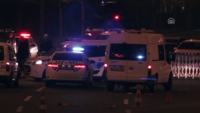 Cumhurbaşkanlığı Külliyesi önünde bariyerlere çarpan sürücü gözaltına alındı - ANKARA
