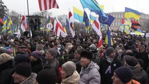 Thousands of Saakashvili supporters march in Kiev