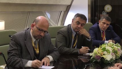 Başbakan Yıldırım, uçakta gazetecilerle sohbet etti