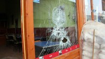 İş yerlerinin vitrin camlarını kıran alkollü şahıs polisin takibi sonucu yakalandı