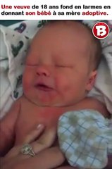 Une veuve de 18 ans fond en larmes en donnant son bébé à sa mère adoptive.