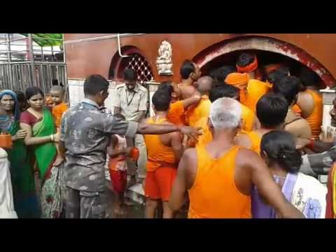 देवघर की सोमवार की भीड़ मंगलवार को पहुंची बासुकीनाथ