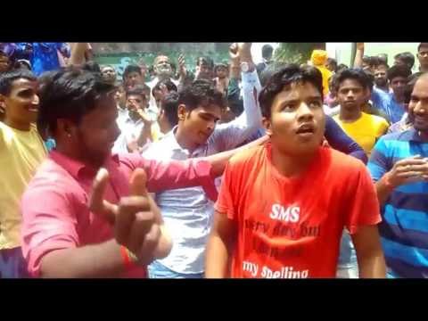 महामहिम रामनाथ कोविंद के गांव में ढोल संग नाचे लोग, बंटी मिठाई