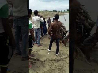 गोरखपुर में ​​​​​​​बेटी ने ‘यशोदा’ मां को दी मुखाग्नि