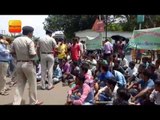 झारखंड: विभिन्न मांगों को लेकर आदिवासी छात्रों ने जाम की पाकुड़-हिरणपुर मुख्य सड़क II