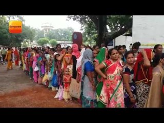 गोंडा ।जिला कारागार में सोमवार को जेल में निरूद भाईयो को राखी बांधने पहुंची बहने