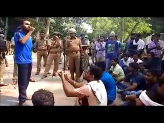 आधी रात में रणक्षेत्र बन गया बीएचयू, बेकाबू छात्राओं पर लाठीचार्ज