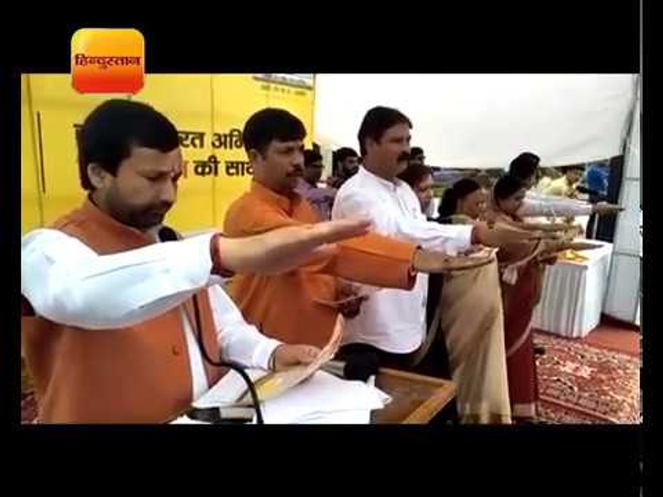 वित्त मंत्री प्रकाश पंत ने हजारों बच्चों को दिलाई स्वच्छता की शपथ