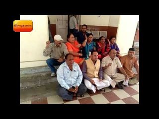 बंद पड़ी एलईडी लाइटों पर पार्षदों ने किया हंगामा