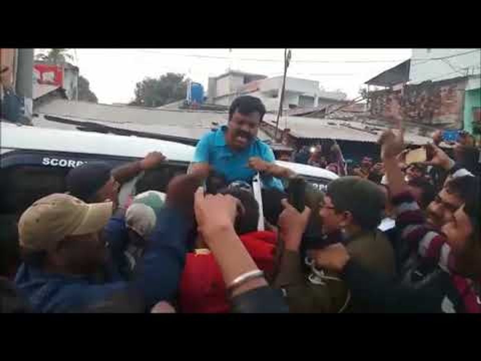 शरीर पर केरोसीन छिड़क आत्मदाह करने पहुंचे पार्षद, देखिए फिर क्या हुआ?