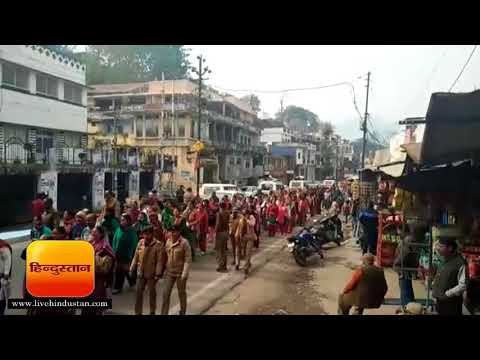 श्रीनगर में हुंकार रैली, सरकार के खिलाफ सड़कों पर उतरे लोग