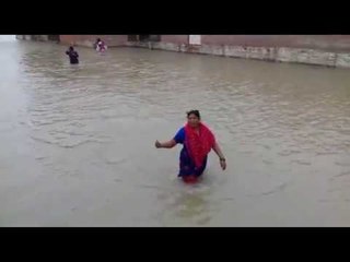 कानपुर कटरी में सैकड़ों लोग पानी से घिरे II Hundreds of people surrounded by water in Kanpur