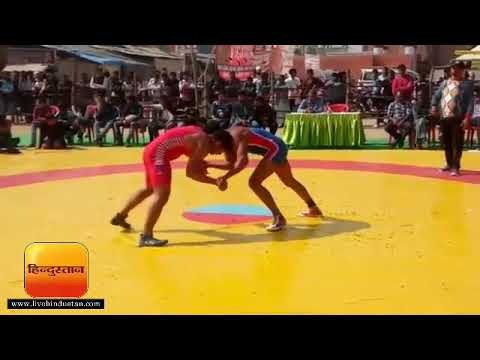 अलीगढ़ महोत्सव में पहलवानों ने दिखाया जोर II Wrestlers show aloud in Aligarh festival