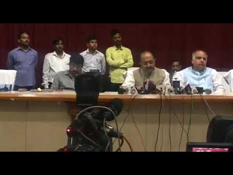 गोरखपुर हादसाःबीआरडी मेडिकल कॉलेज के प्रिंसिपल आरके मिश्रा को सरकार ने किया सस्पेंड