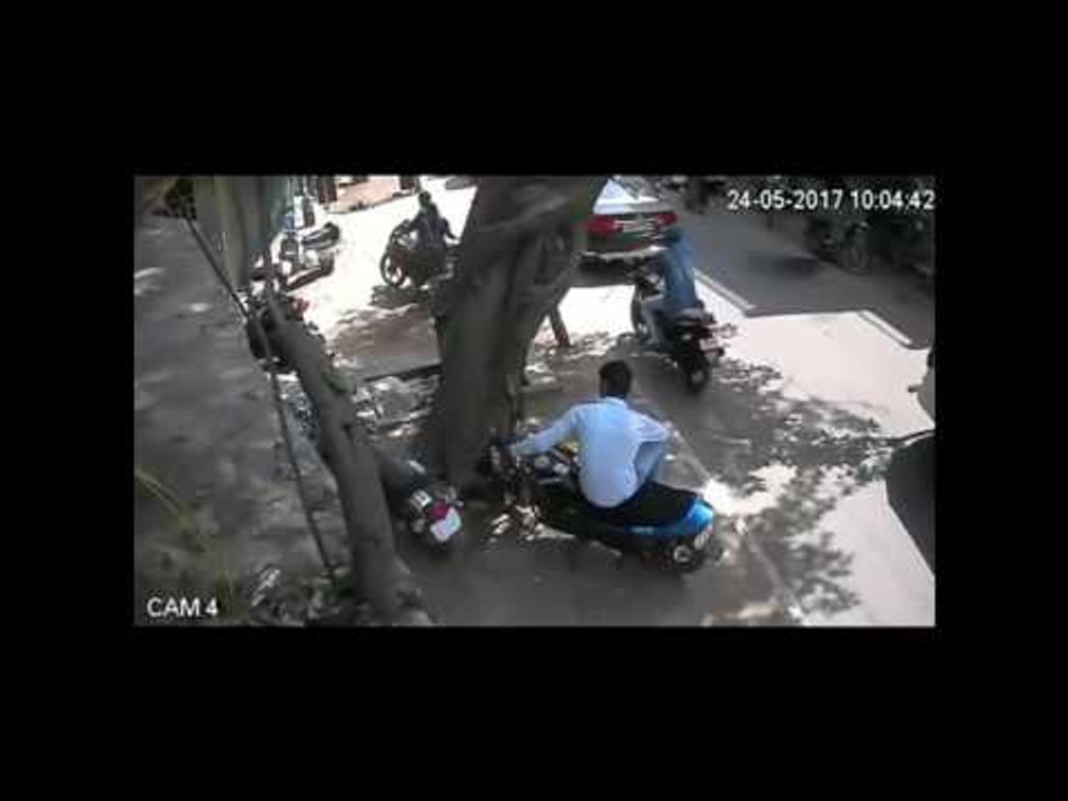 CCTV footage of Bike theft in Gaya