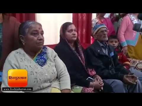 ट्रांसपोर्टर पांडे की मां बोलीं परिवार के साथ उठाएंगे आत्मघाती कदम