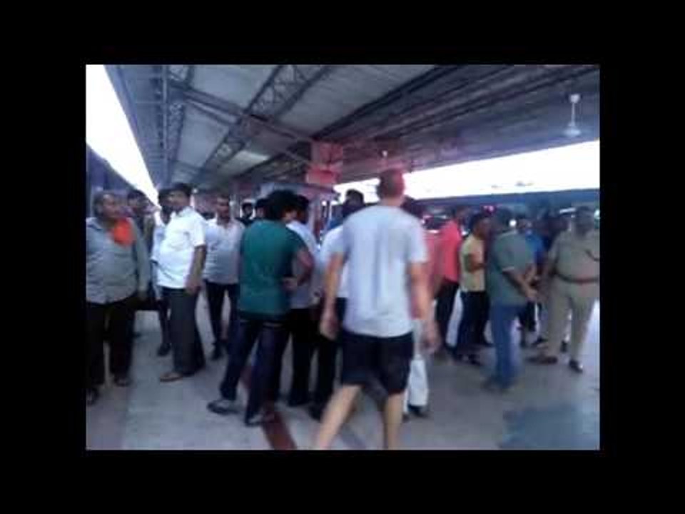 Trains stops in Mugulsarai Station due floods in Bihar