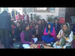 महिला पॉलिटेक्निक के कर्मचारियों ने बुद्धि शुद्धि यज्ञ कर प्राचार्या को चेताया