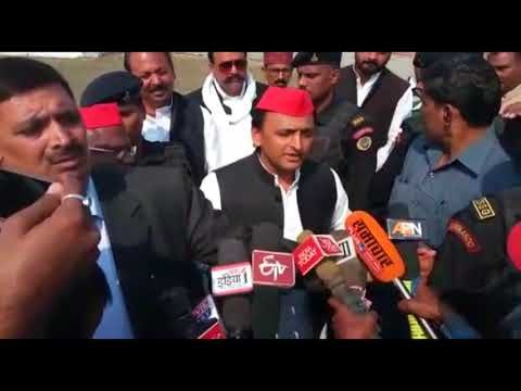 योगी सरकार पर अखिलेश ने साधा निशाना, कहा- बच्चों को नकल से रोक दिया, खुद कर रहे नकल