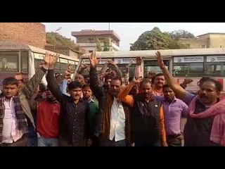 Strike on contract driver in varanasi II हड़ताल पर संविदा चालक परिचालक