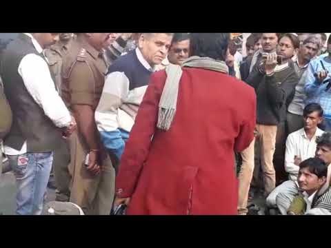 बिजली के लिए किसानों ने जाम किया रोड II Uri Road Jam by Farmers