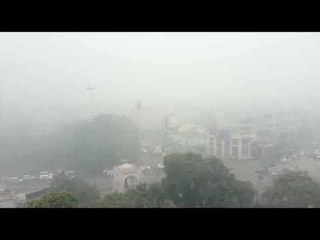 यूपी की राजधानी लखनऊ में कोहरे से शुक्रवार को लोगों का हाल-बेहाल रहा