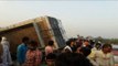 इटावा: भरथना बिधूना के बीच बस पलटी, डेढ़ दर्जन यात्री घायल