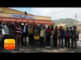 साता प्यारा गांव के ग्रामीणों का सड़क की मांग को कलेक्ट्रेट में प्रदर्शन