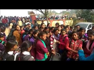 कोचिंग में छात्रा से छेड़खानी पर एकजूट छात्रों ने आरोपी को खूब सिखाया सबक