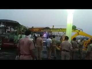 Nearly 24 Passangers dies in accident between truck and bus in bareilly of UP